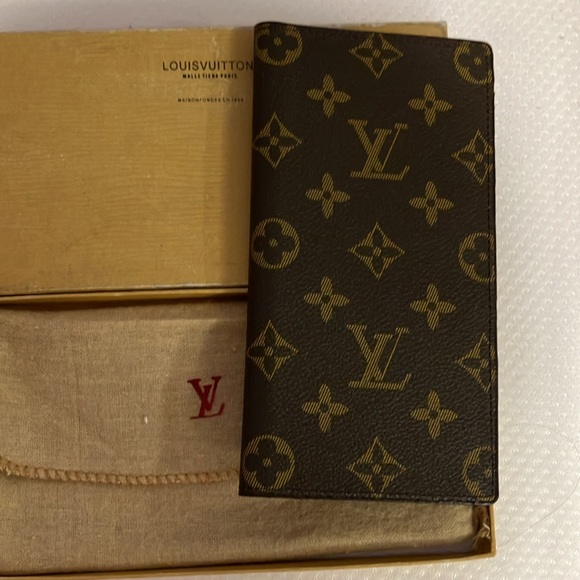 Louis Vuitton Brazza Wallet - Picture 5 of 7